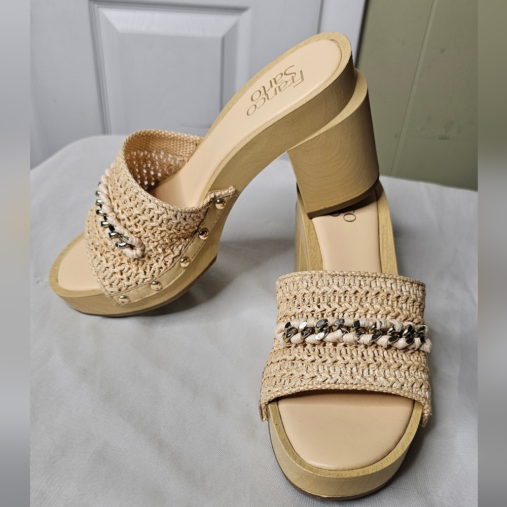 Franco Sarto Women’s Creamy Tan Capriclog Slide Sandal Size 7 NWOT